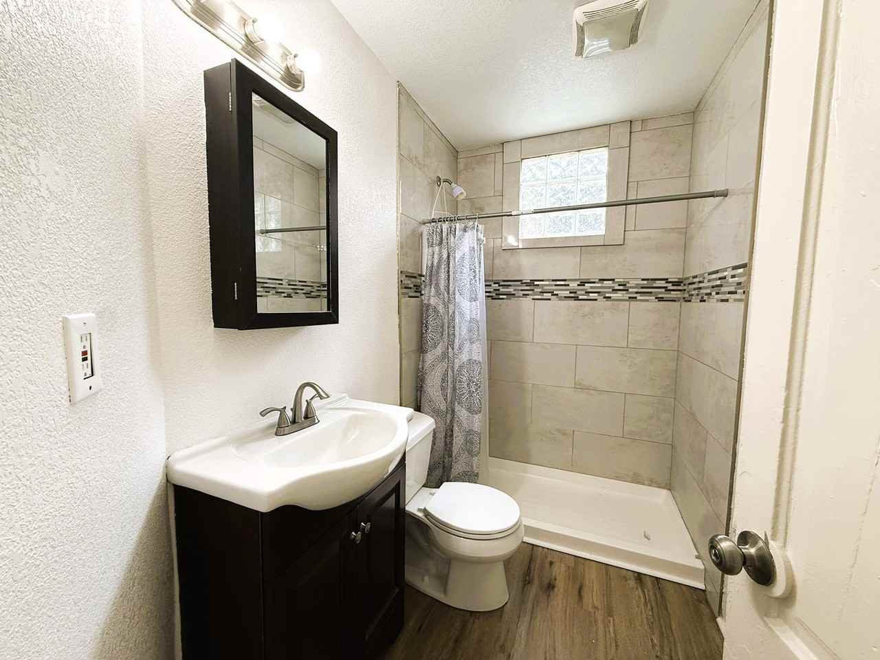 1912 N Wellington Pl - Photo 4 of 8