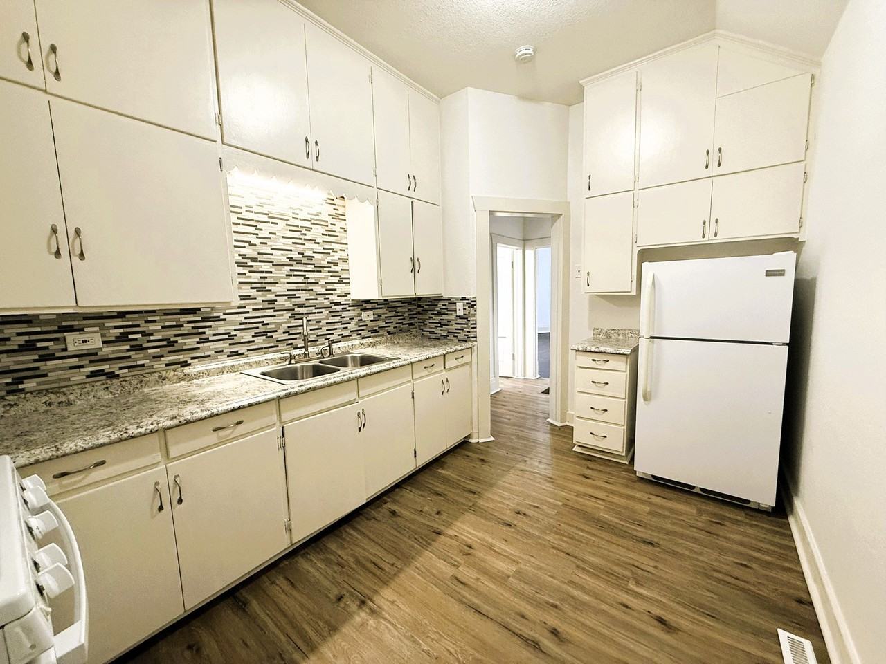 1912 N Wellington Pl - Photo 7 of 8