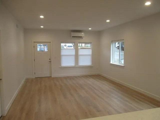 6731 Ne Center St - Photo 2 of 5