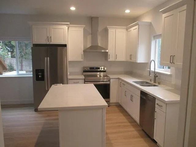 6731 Ne Center St - Photo 4 of 5