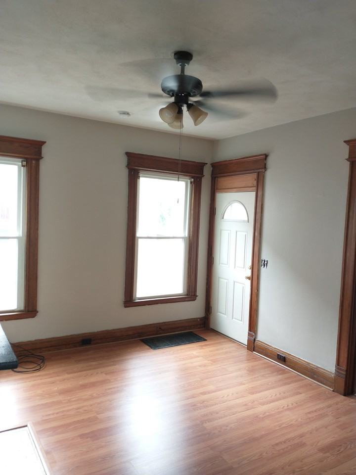 426 Wilkinson St #1F - Photo 3 of 10