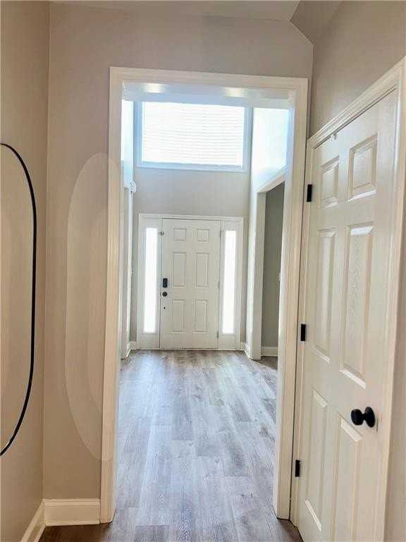 2887 Montview Dr Sw - Photo 2 of 23