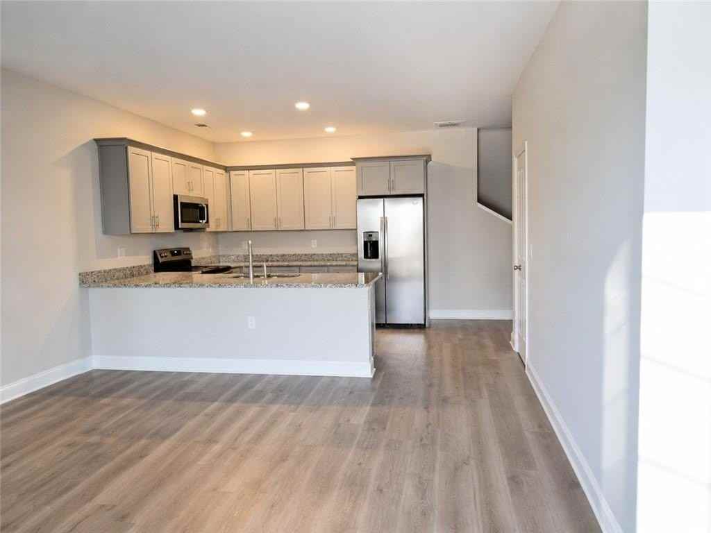 153 Towne Villas Dr #17 - Photo 4 of 17