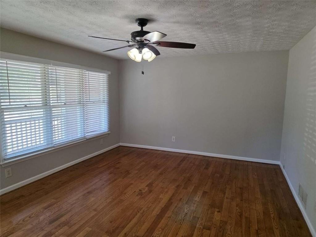 1695 Underwood Dr Se - Photo 4 of 18