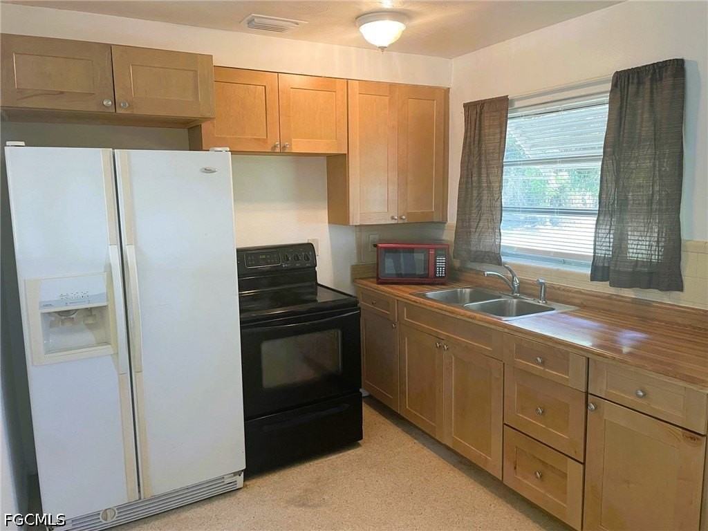 1916 Flamingo Dr - Photo 2 of 7