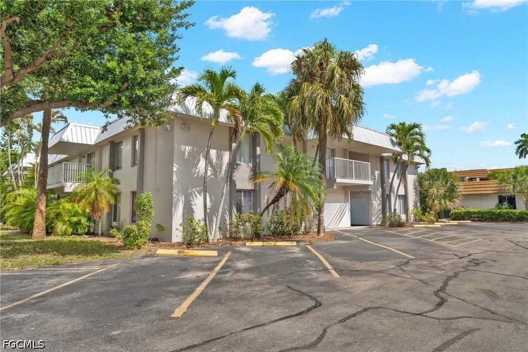 1830 Maravilla Ave #806 - Photo 3 of 35