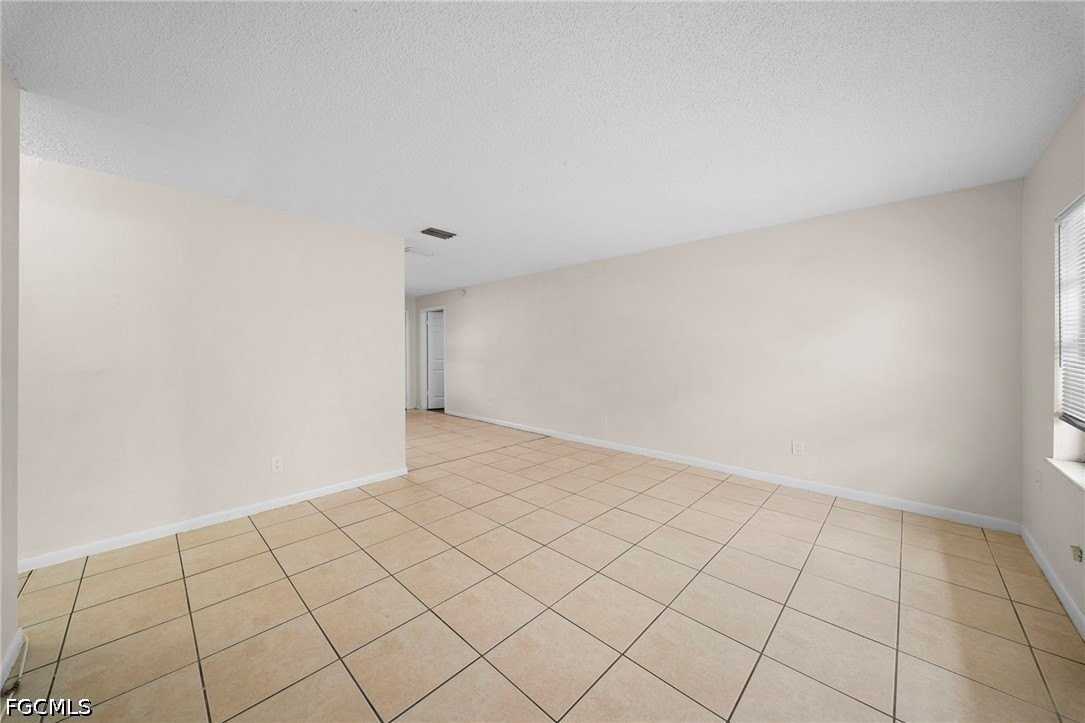 5553 5th Ave - Photo 3 of 15
