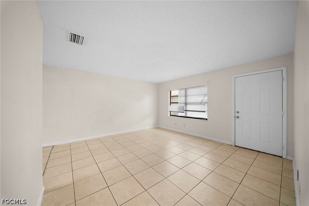 5553 5th Ave - Photo 4 of 15