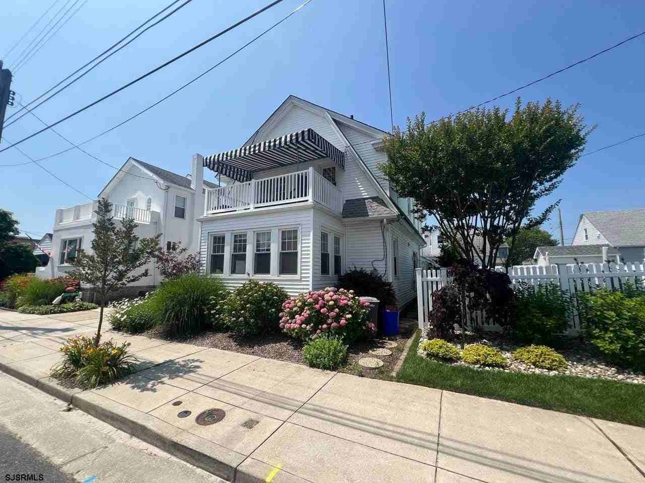 112 N Belmont Ave - Photo 3 of 42