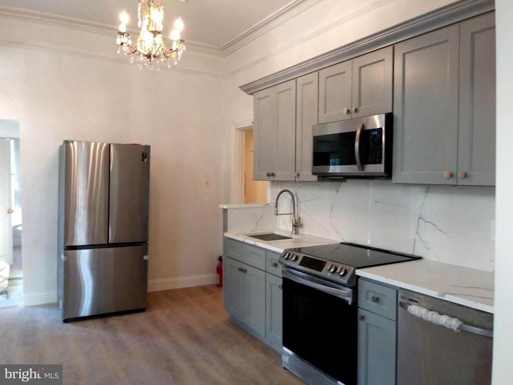 317 N 33rd St #1 - Photo 6 of 22