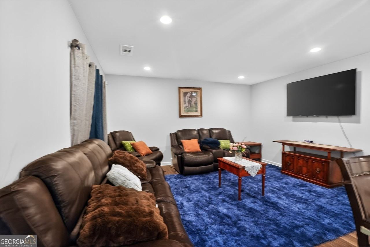 1127 2nd St Nw - Photo 5 of 22