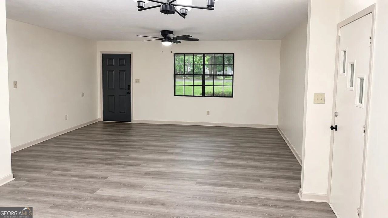 6454 W Fayetteville Rd - Photo 4 of 6