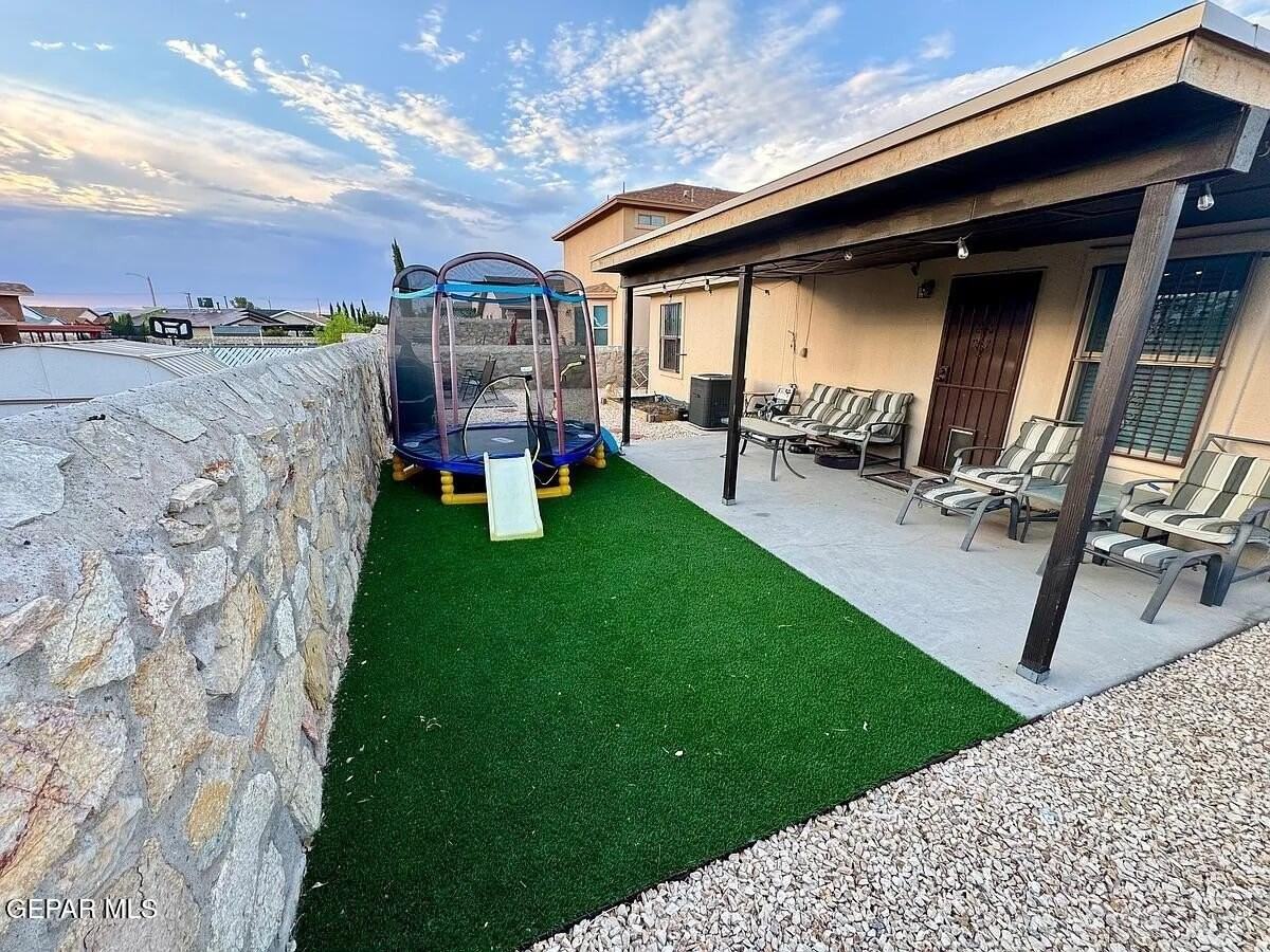 10041 Paloma Dr - Photo 5 of 41