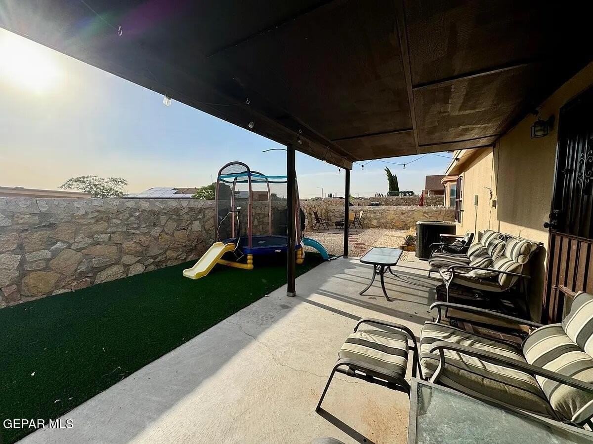 10041 Paloma Dr - Photo 6 of 41