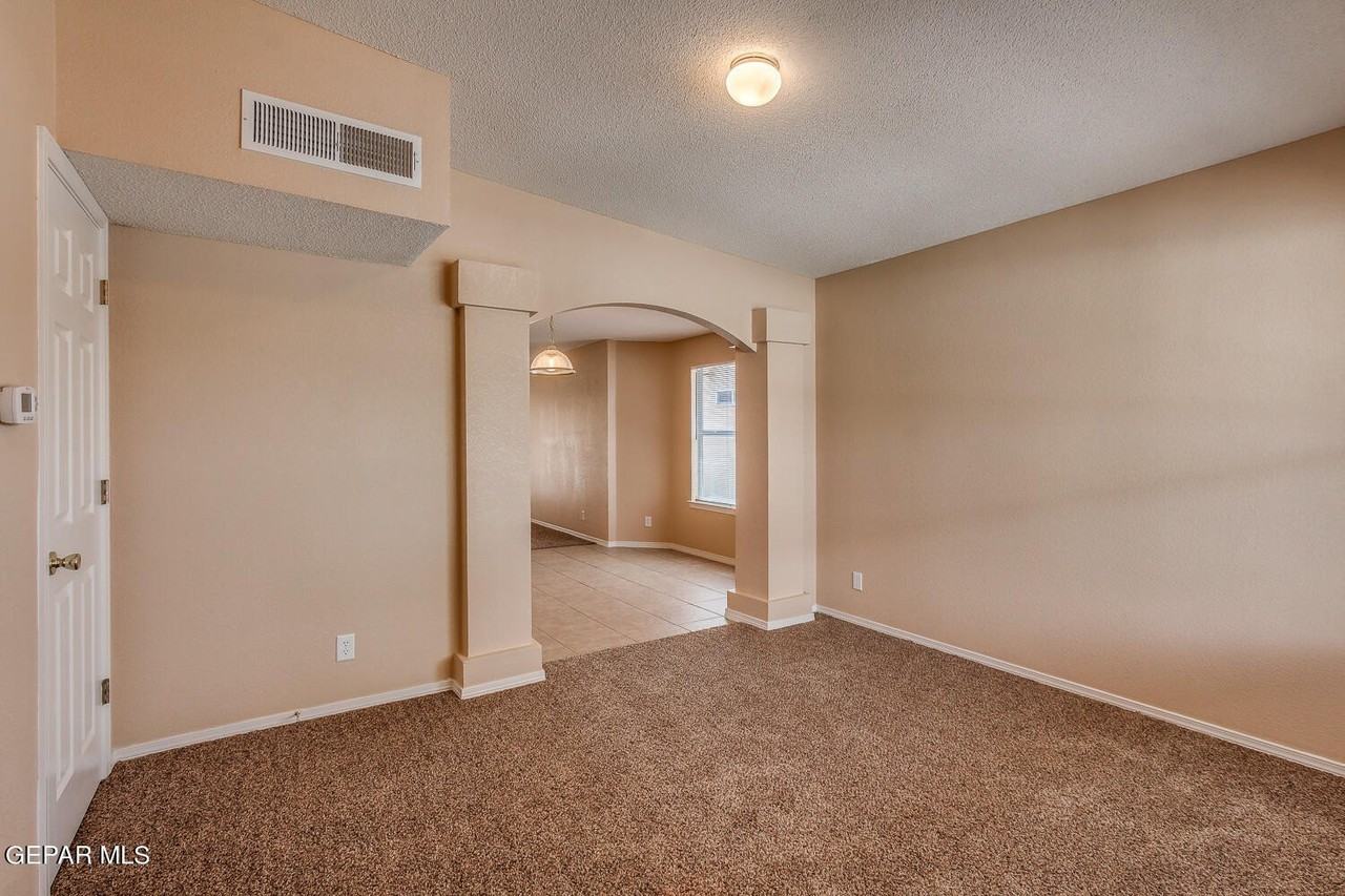14252 Spanish Point Dr - Photo 5 of 28