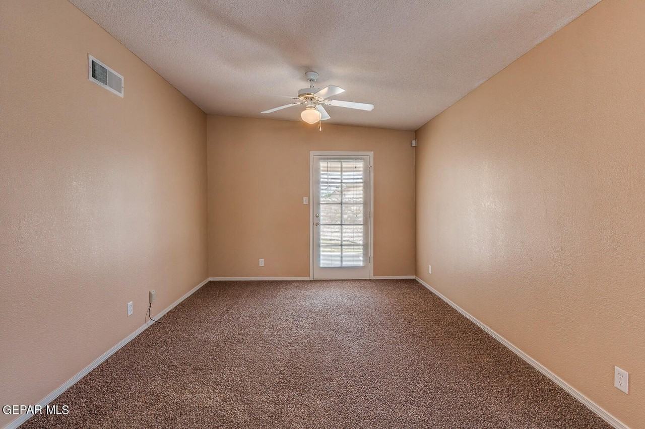 14252 Spanish Point Dr - Photo 7 of 28