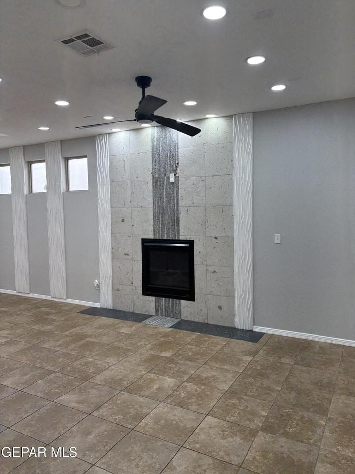 12259 Gaudi Way - Photo 3 of 19