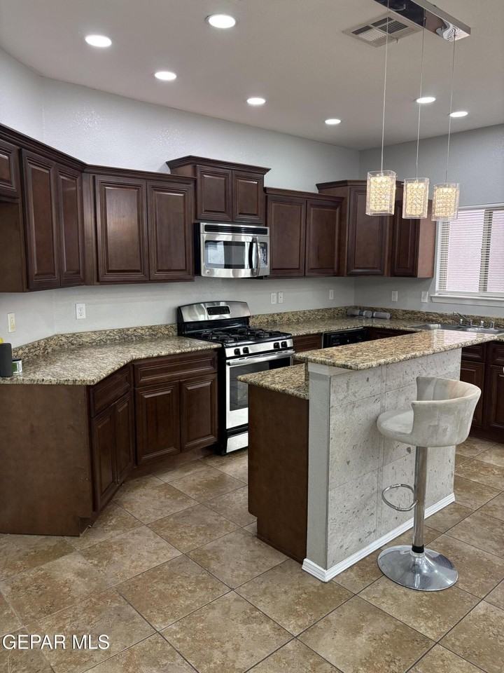 12259 Gaudi Way - Photo 6 of 19