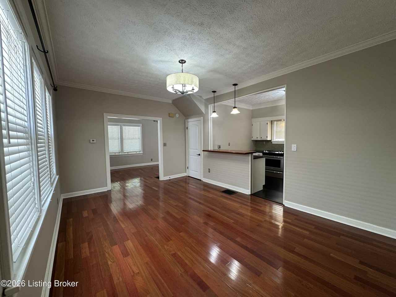 236 Kennedy Ave - Photo 7 of 29