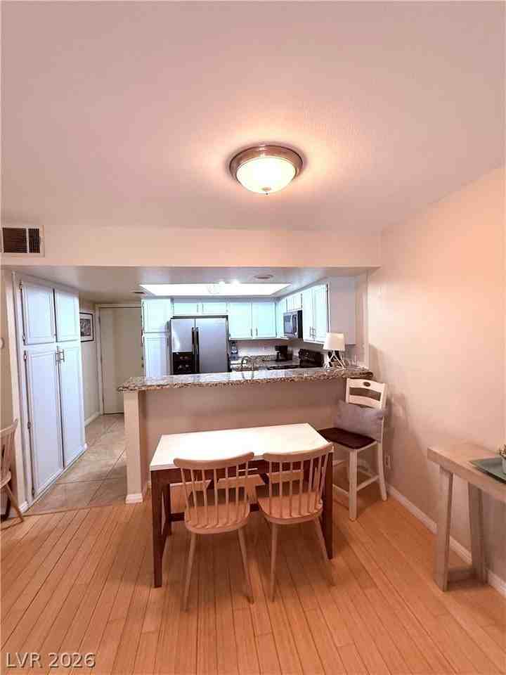 2752 Lodestone Dr - Photo 3 of 31