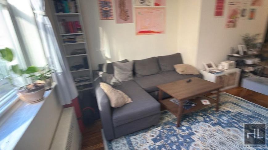 326 W 83rd St - Photo 4 of 10