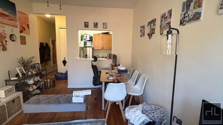 326 W 83rd St - Photo 5 of 10