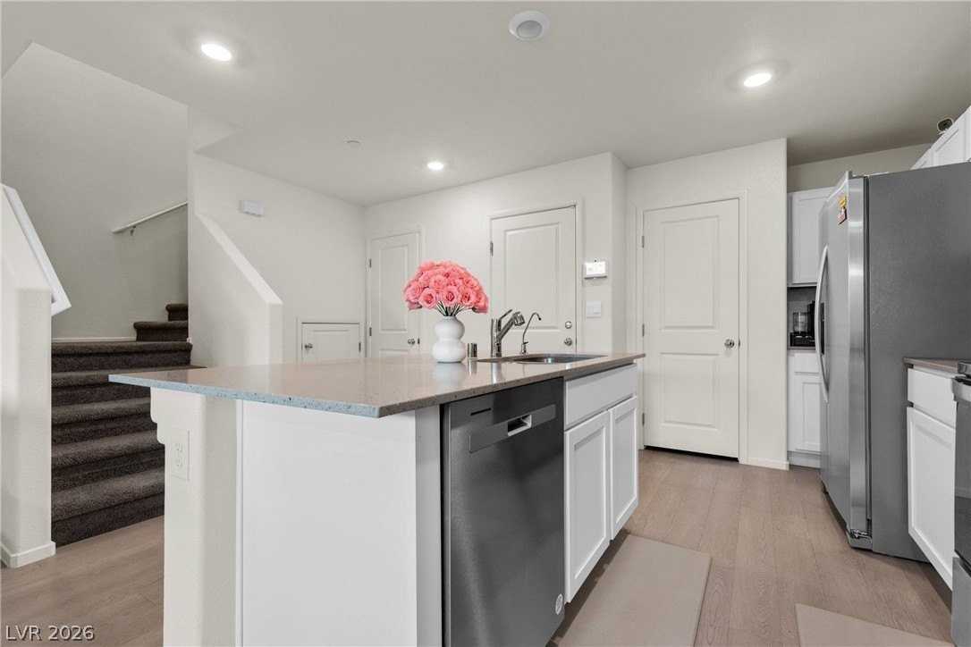 6136 Lily Garden St - Photo 4 of 38