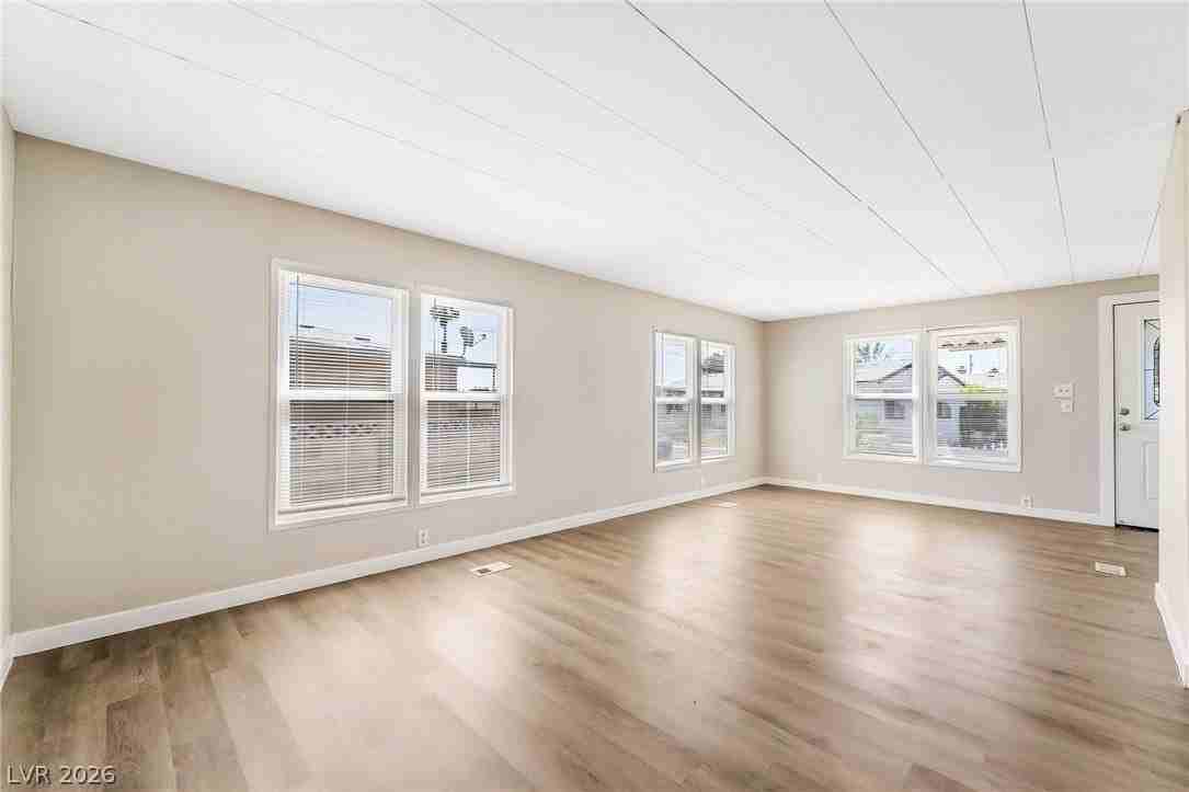 2847 Mammoth Ct - Photo 3 of 37
