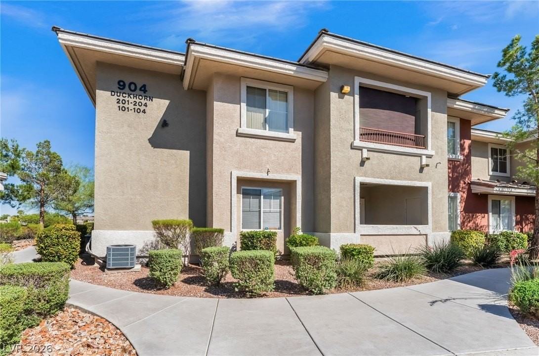 904 Duckhorn Ct #204 - Photo 3 of 19