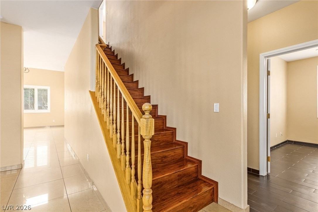 1477 Rancho Ridge Dr - Photo 5 of 46