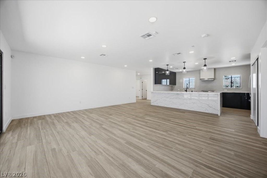 701 Canosa Ave - Photo 6 of 28