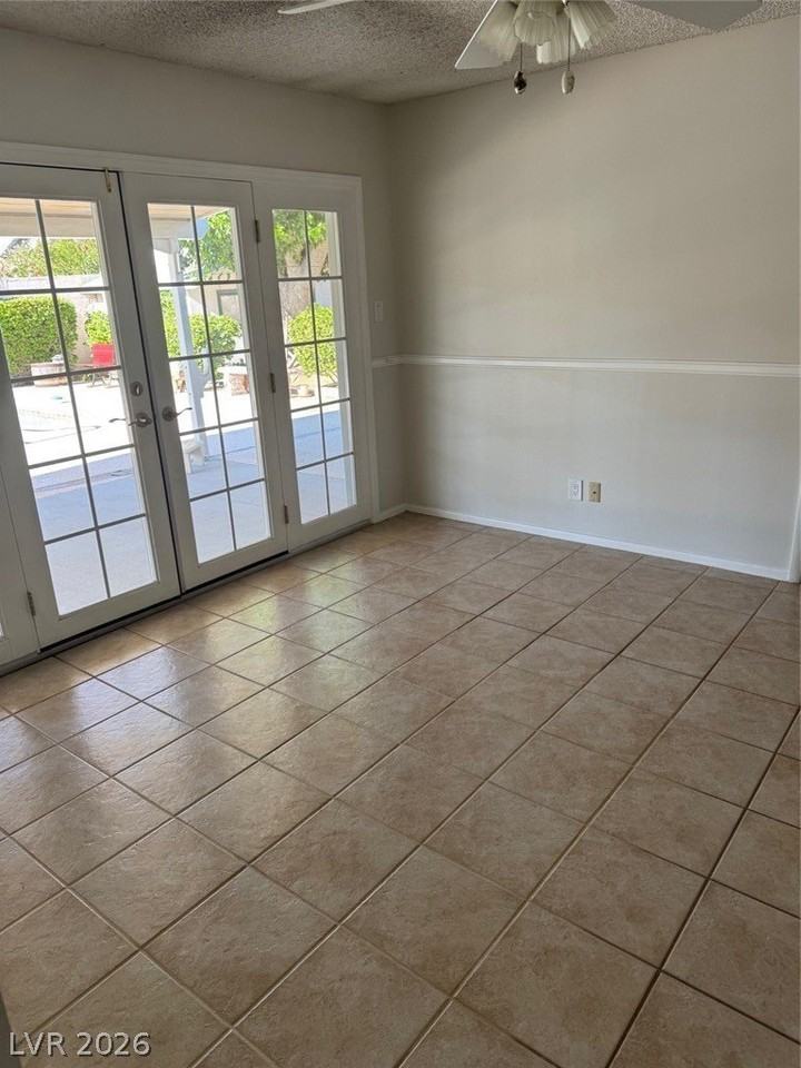 2725 Colanthe Ave - Photo 6 of 27