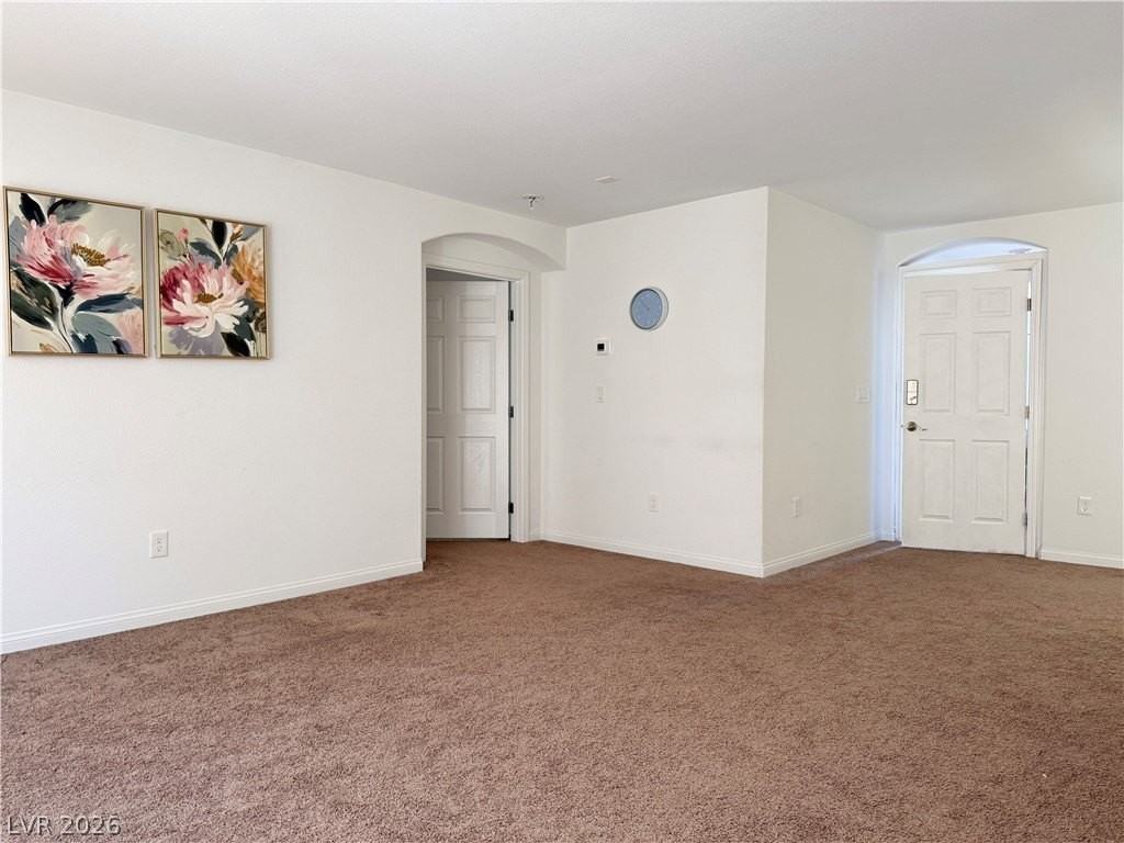 7777 Westwind Rd - Photo 3 of 46