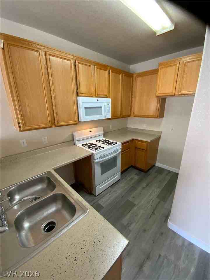 4730 E Craig Rd #1154 - Photo 6 of 13