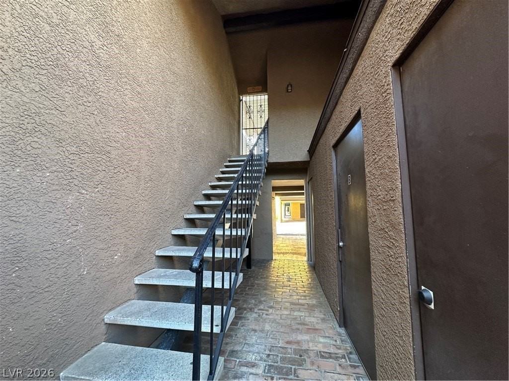 1467 Hialeah Dr #D - Photo 4 of 20