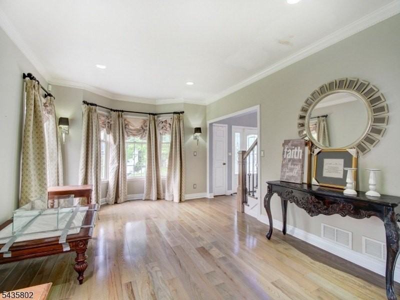 14 Hemingway Dr - Photo 4 of 41