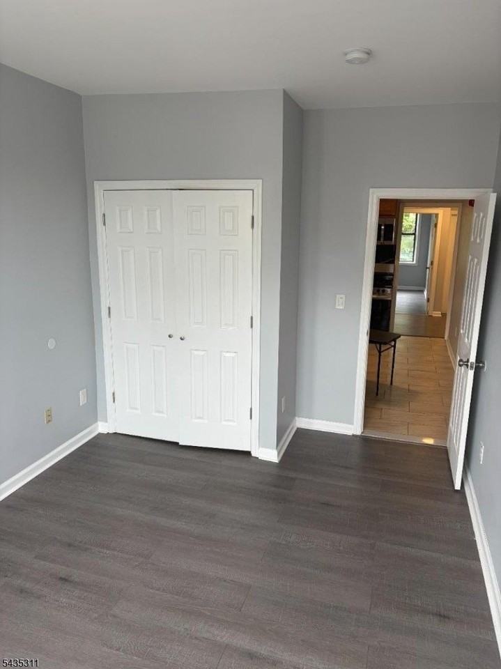 136 Winfield Ave - Photo 7 of 11