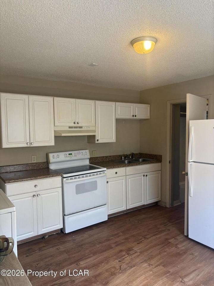 52 Diamond Ave - Photo 5 of 10