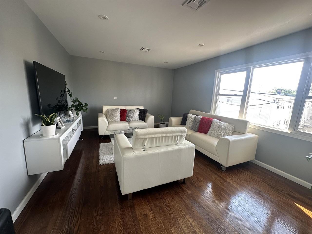 9006 Palisade Plz - Photo 3 of 4