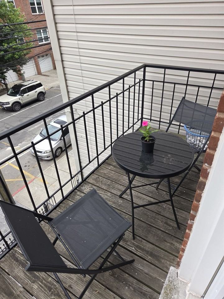 218 Madison St #2FS - Photo 7 of 10