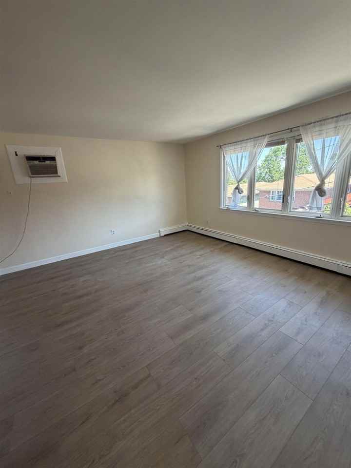 1507 74th St #2 - Photo 5 of 27