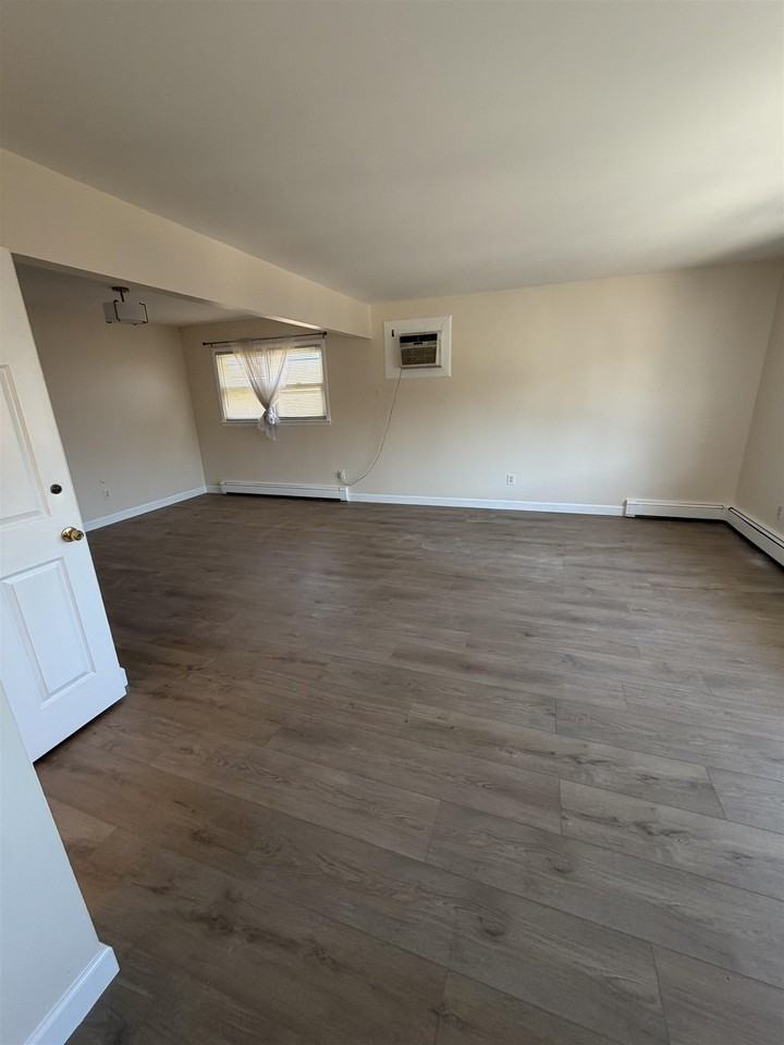 1507 74th St #2 - Photo 6 of 27