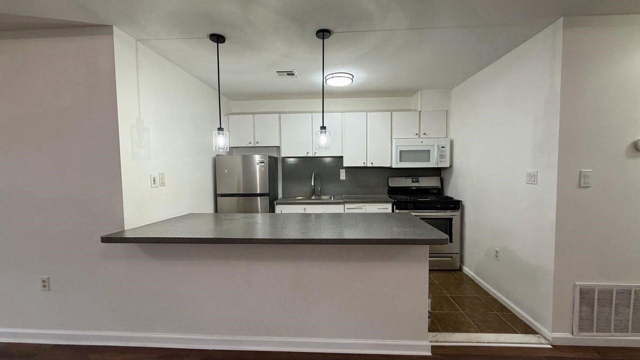 225 Halladay St #2 - Photo 3 of 8