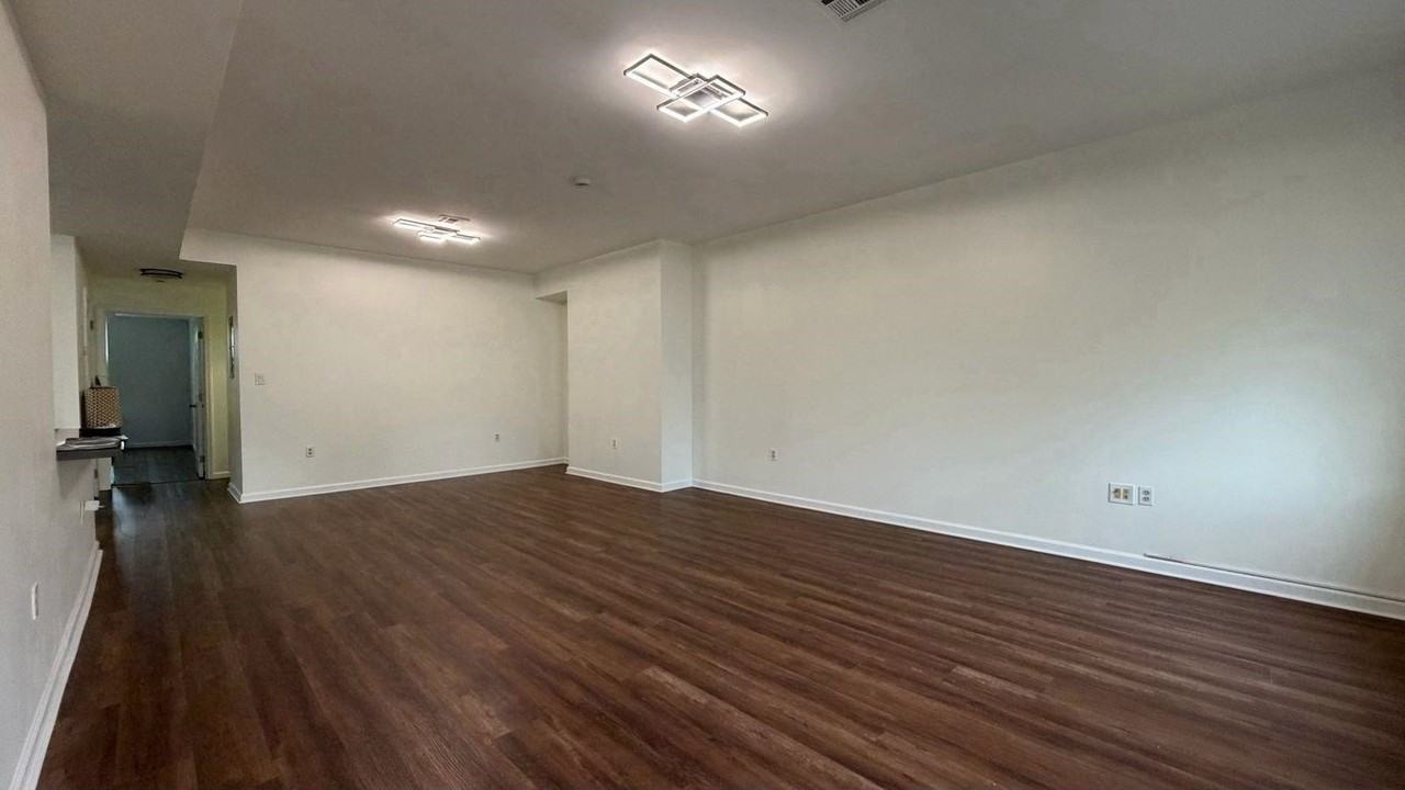 225 Halladay St #2 - Photo 5 of 8