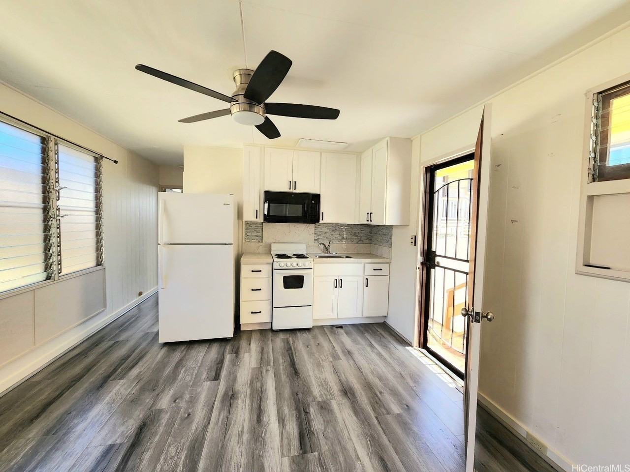 3286 Winam Ave #A - Photo 5 of 9