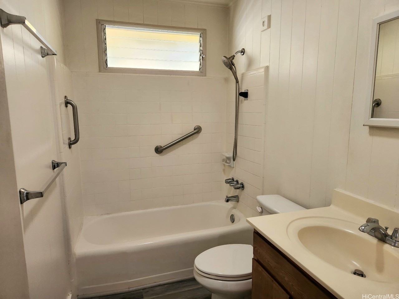 3286 Winam Ave #A - Photo 6 of 9