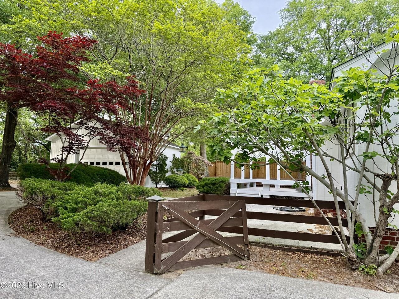 8413 Bald Eagle Ln - Photo 5 of 27