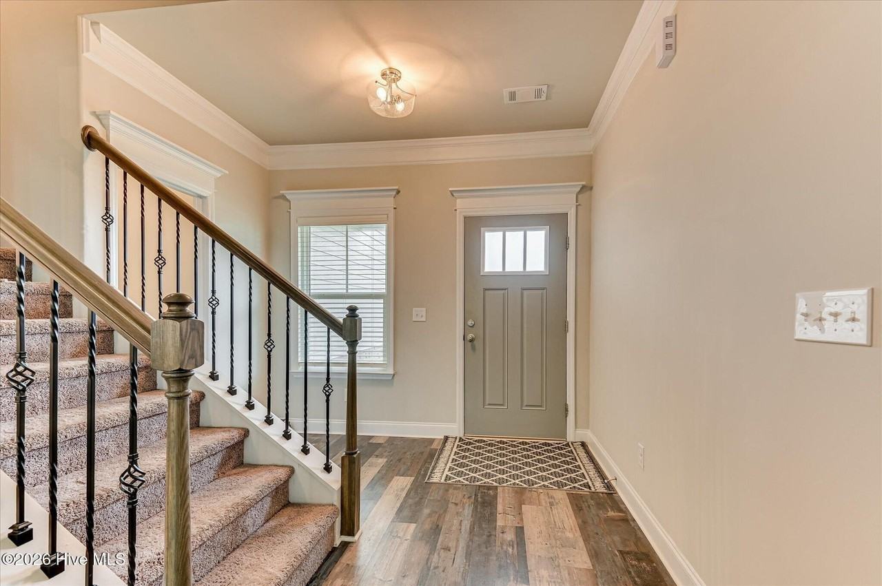 5055 Huntley Trl - Photo 5 of 42