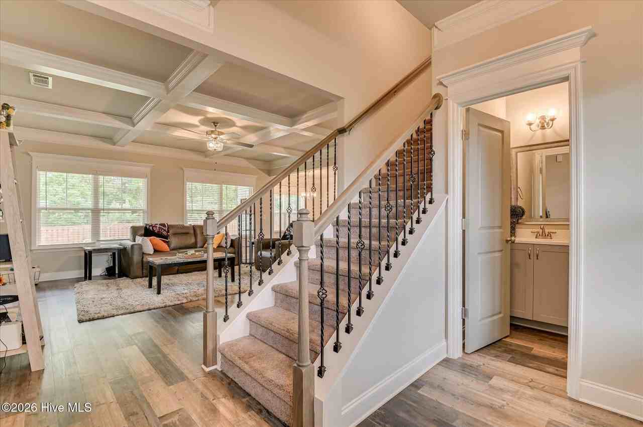5055 Huntley Trl - Photo 6 of 42