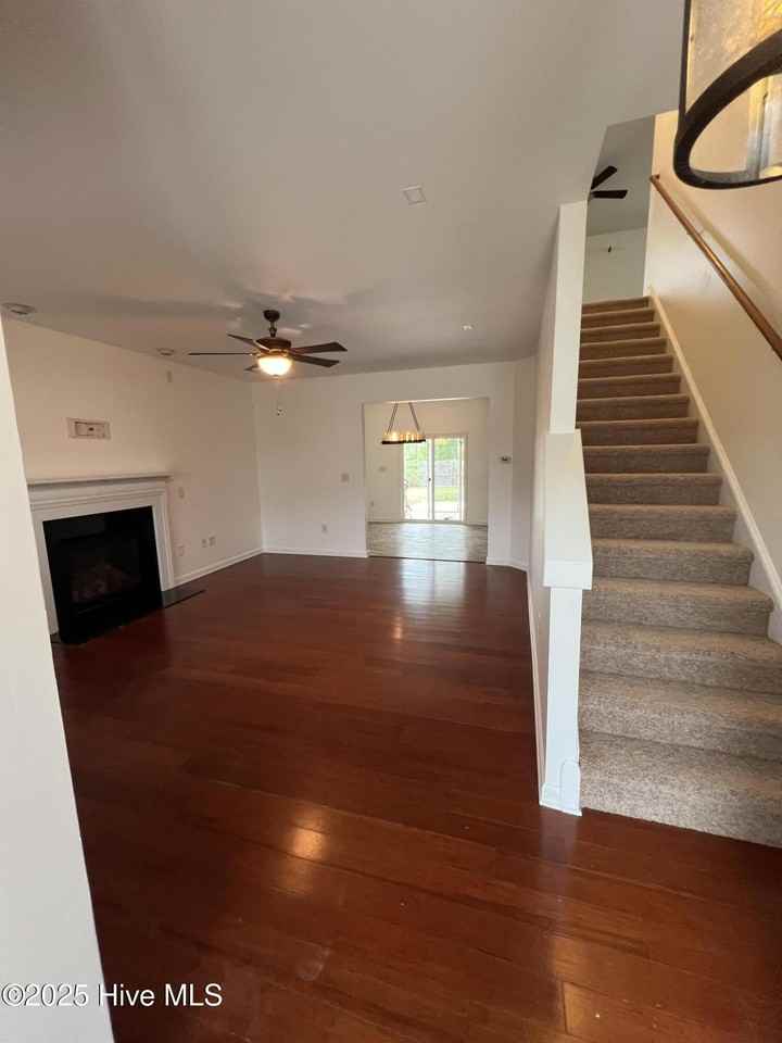 608 Cheltenham Dr - Photo 3 of 50